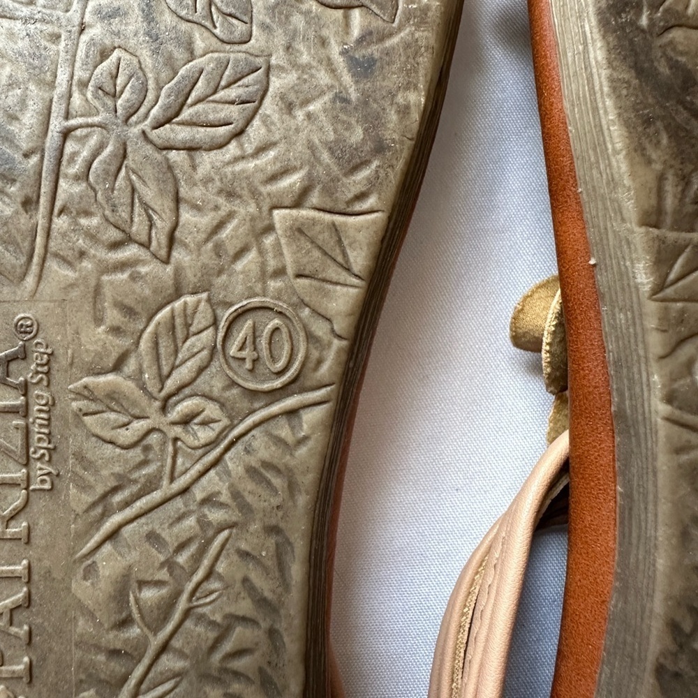 Patrizia Vegan Leather Tan Floral Women's Sandals Size 40 (US 9) - Picture 8 of 8